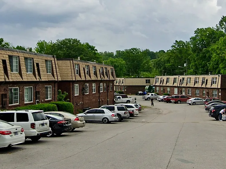441 Harding Pl #A14 — Photo 32