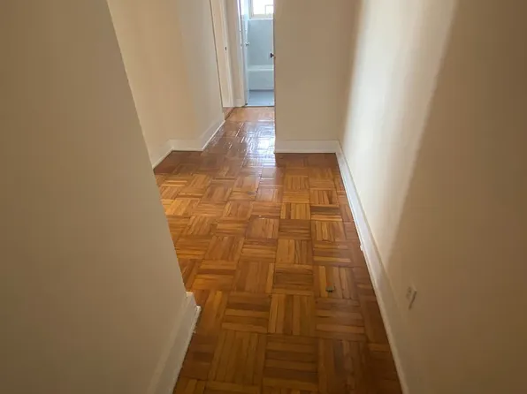 185-01 64th Ave #C, Fresh Meadows, NY 11365