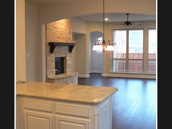 4th image of 839 Veneto Dr
