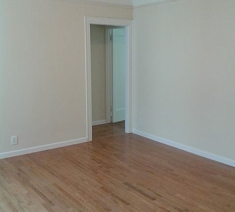 4th image of 2303 28th Ave APT 2D