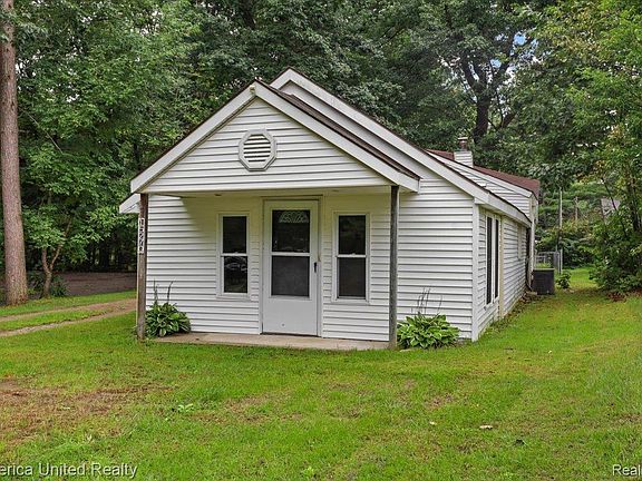 3rd image of 15270 Ripple Dr