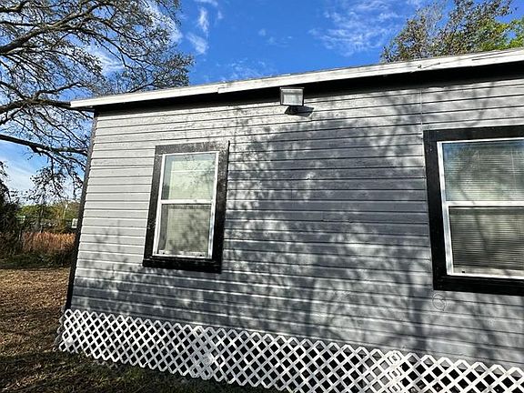 3rd image of 2176 Kingston St