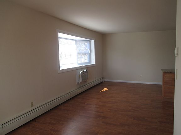 2nd image of 8 Hasbrouck Dr APT B