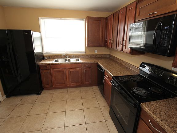 4th image of 2018 Cypress Dr
