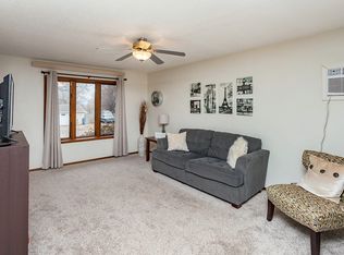 1621 Pleasant St, Adel, IA 50003