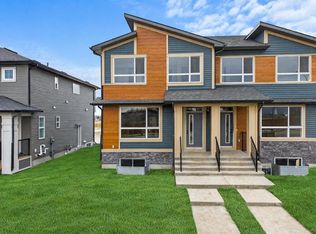 117 SE Bridgeport Gate, Chestermere, AB T1X3E5