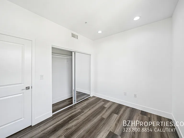 6006-6002 Klump Ave — Photo 56