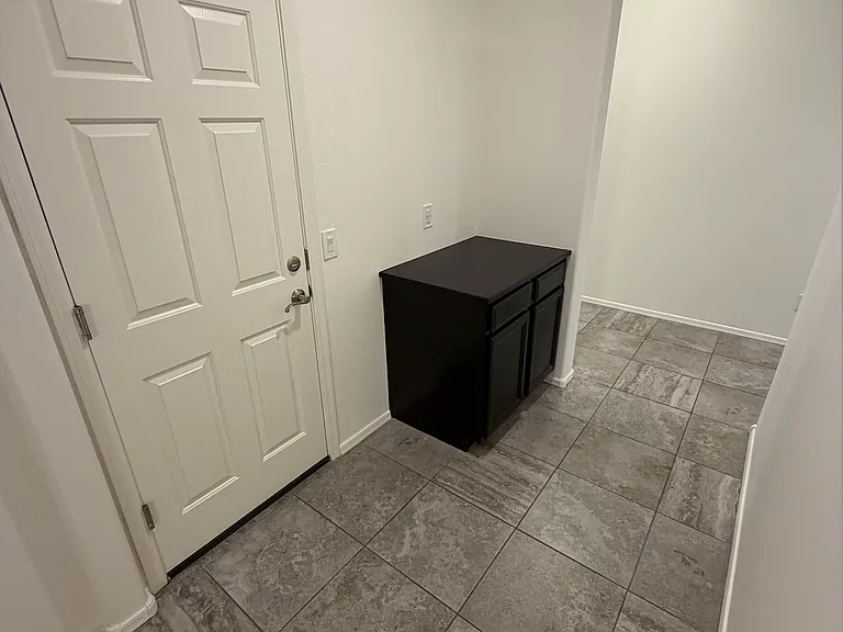 2146 W Tobias Way — Photo 13