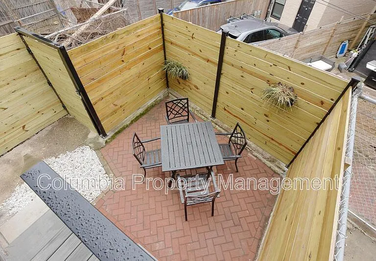 11 Q St NE — Photo 43