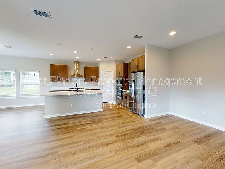 235 Starnberg Ct — Photo 6