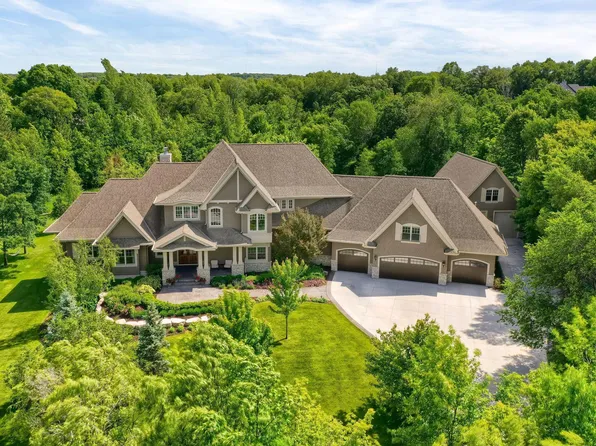 22065 Oakdale Dr, Rogers, MN 55374