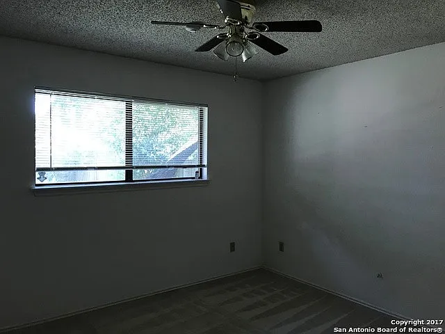 13851 Susancrest Dr — Photo 9