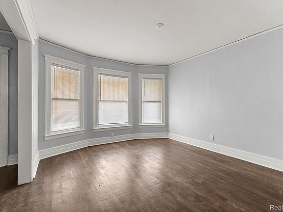 5th image of 4357 W Philadelphia St