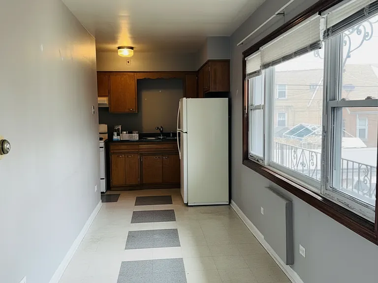 5813 W 35th St #7 — Photo 2