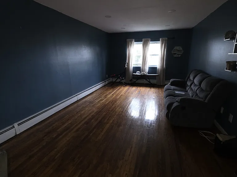 56 Locust Hill Ave #1G — Photo 1