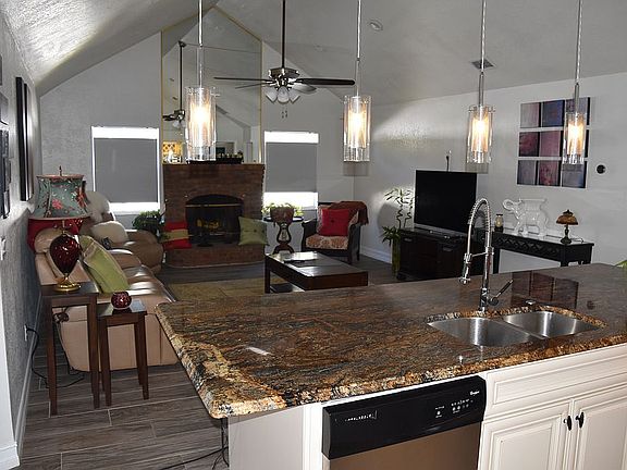 3rd image of 1018 Merien Ct