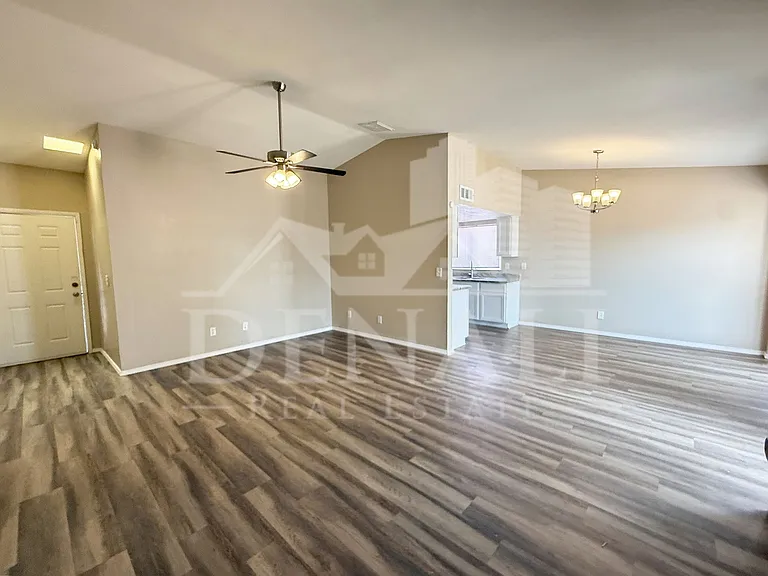 10921 W Sells Dr — Photo 6