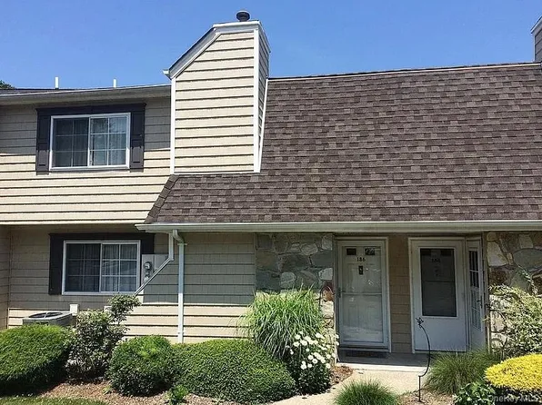 186 Lake Pointe Circle #186, Middle Island, NY 11953