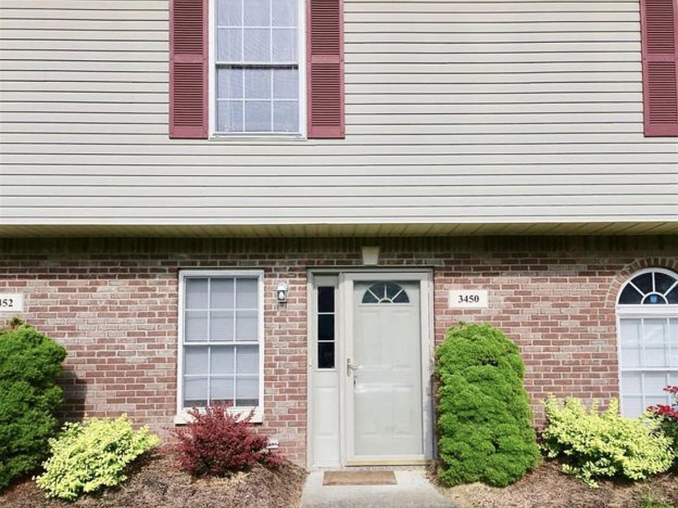 1st image of 3450 S Oaklawn Cir
