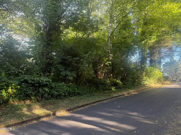 2300 NE Surf Ave, Lincoln City, OR 97367