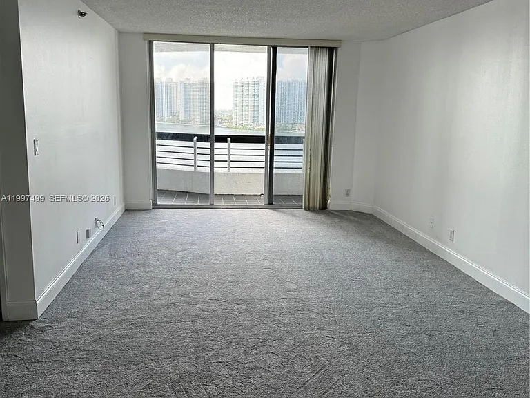 3600 Mystic Pointe Dr #1504 — Photo 12