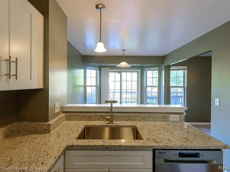 8691 Ironwood Dr — Photo 11