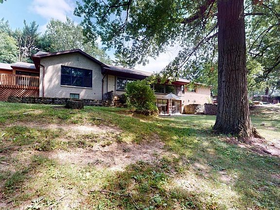 3rd image of 647 Spangler St