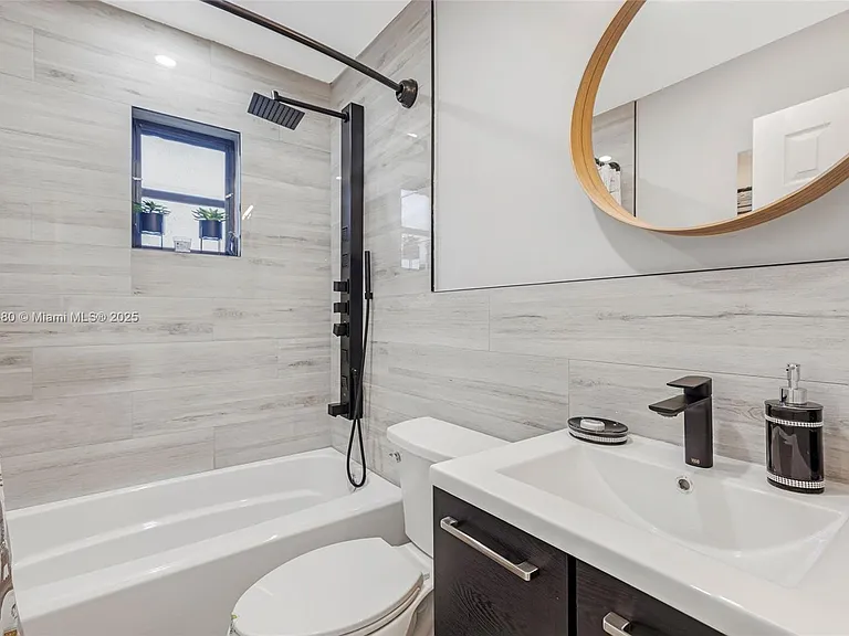 6600 NE 20th Way — Photo 34