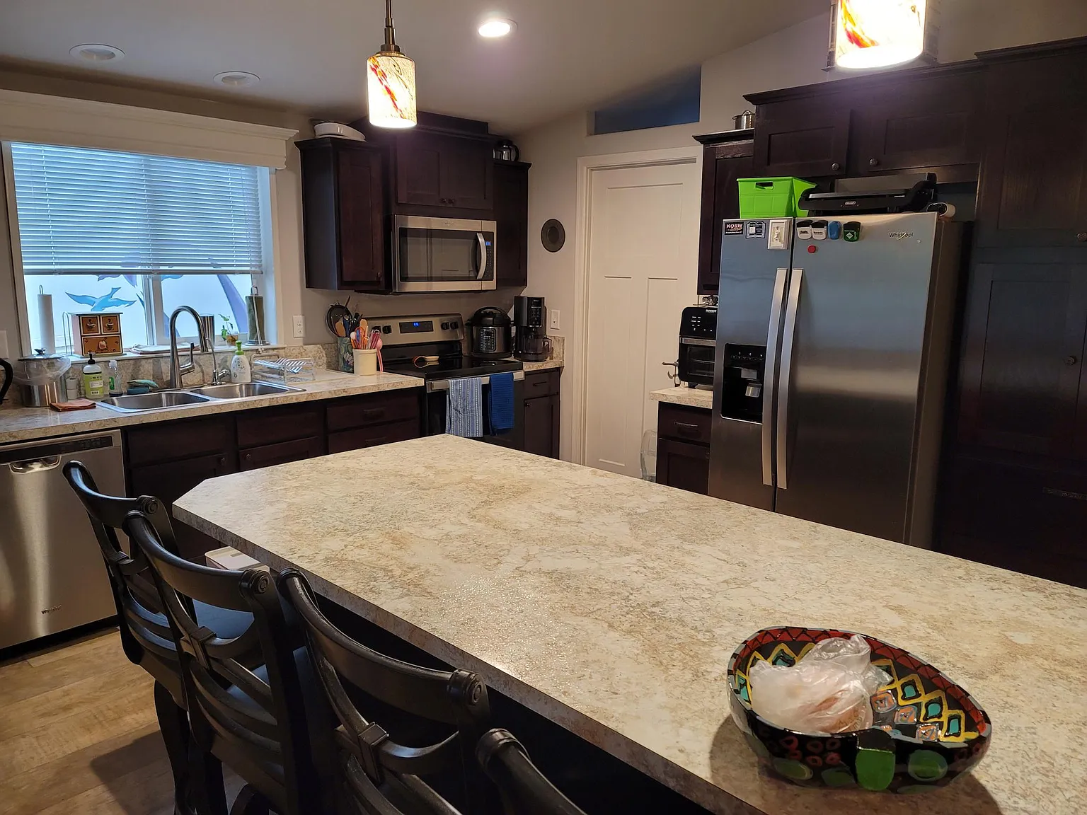3 bed, 1396 sqft, $2,025 — Photo 4