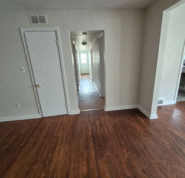 2355 Lakeshore Rd W #2 — Photo 5