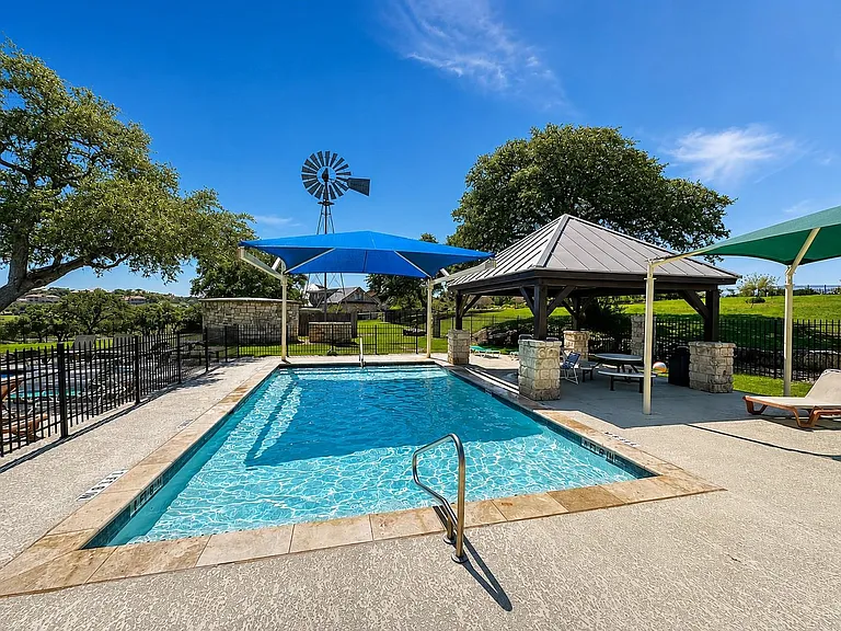 365 Warbler Dr — Photo 28