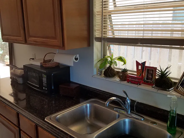 1408 NE 6th St #4 — Photo 5
