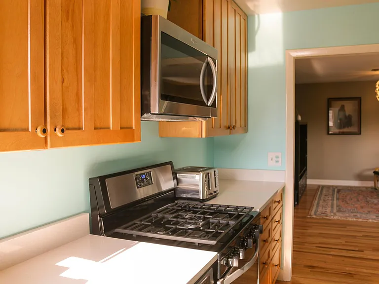 2115 Ashwood Ave #B — Photo 3