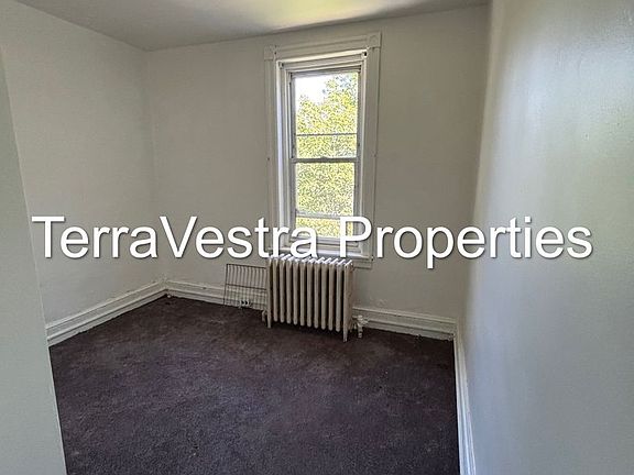 4th image of 433 Viola St