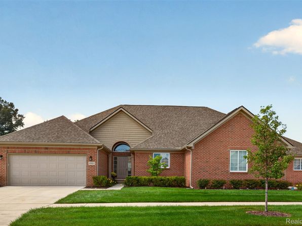49661 Manistee Dr