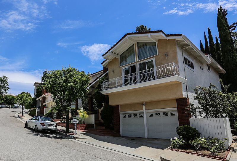 1st image of 2884 Woodwardia Dr