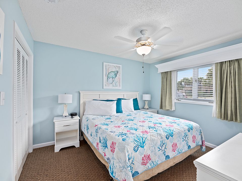 Bedroom 1 - King Bed