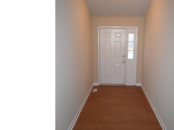 2nd image of 3532 Hill St