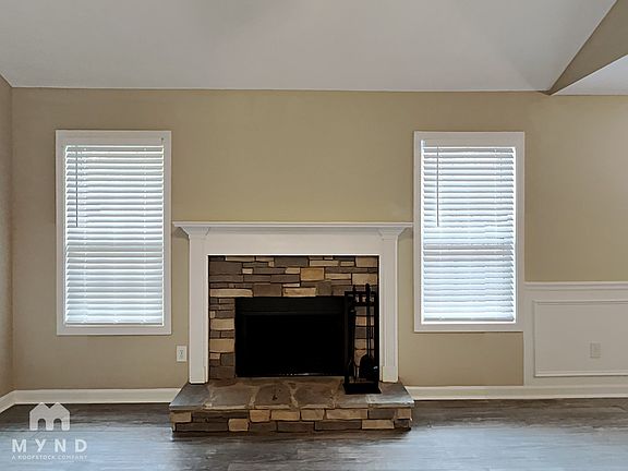 5th image of 205 Ivy Ct