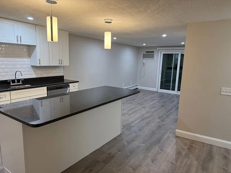 Pondsview Apartments — Photo 131