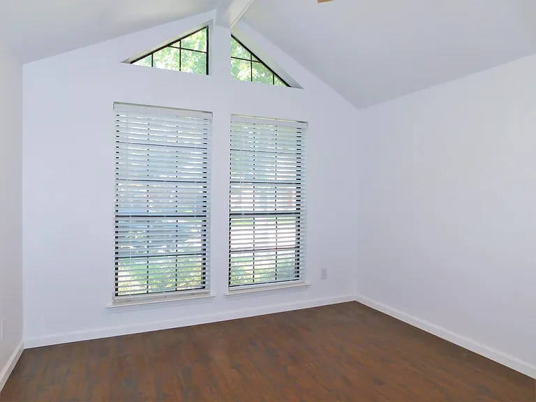 2105 Sonata Ln — Photo 16