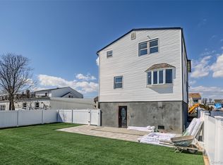 33 Dock Dr, Freeport, NY 11520