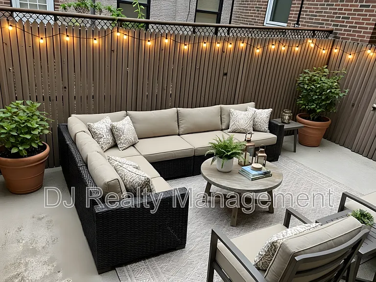 60 N Margin St #2 — Photo 1