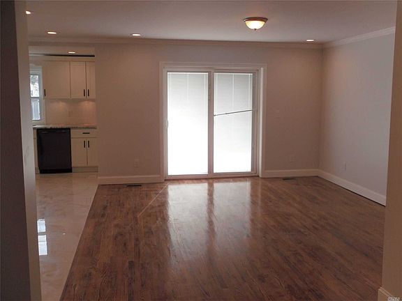 4th image of 710 Arlington Ave