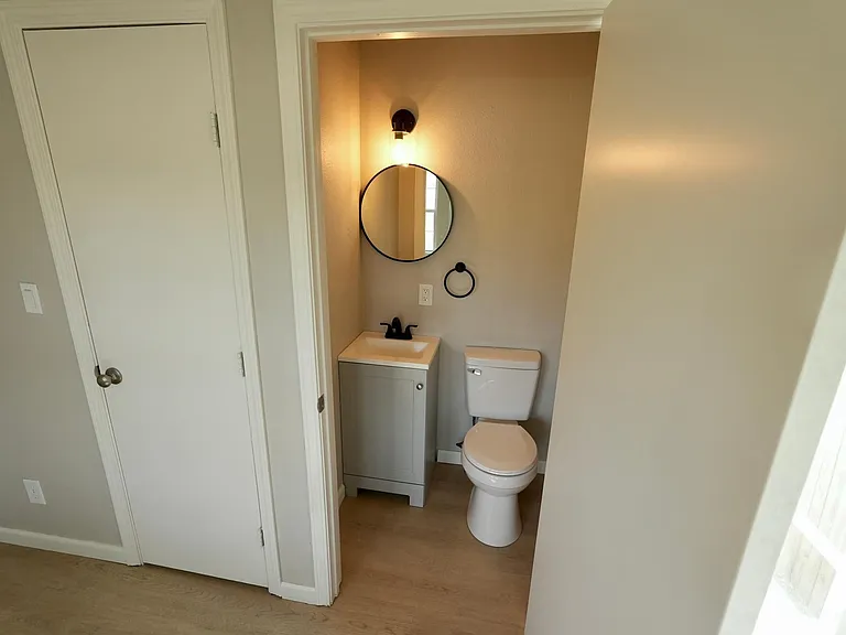 1/2 bathroom