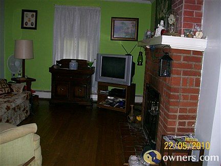 Living room with Fireplace