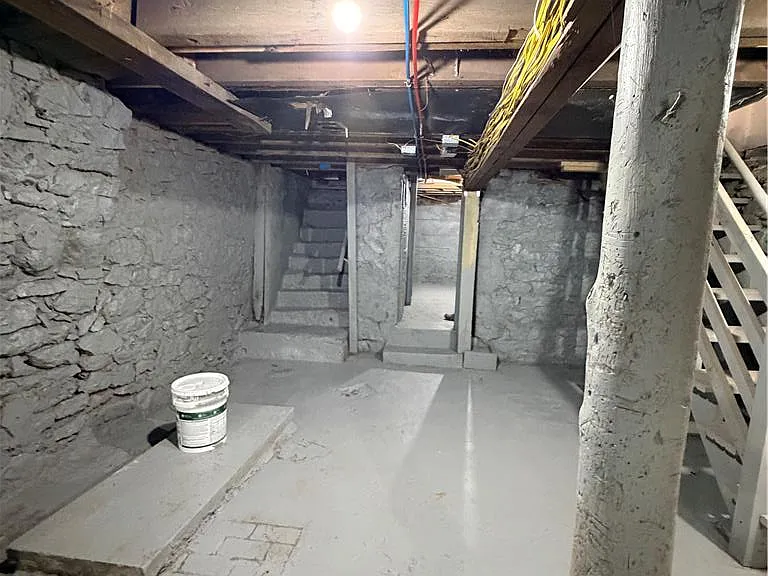 718 Ferry St — Photo 33