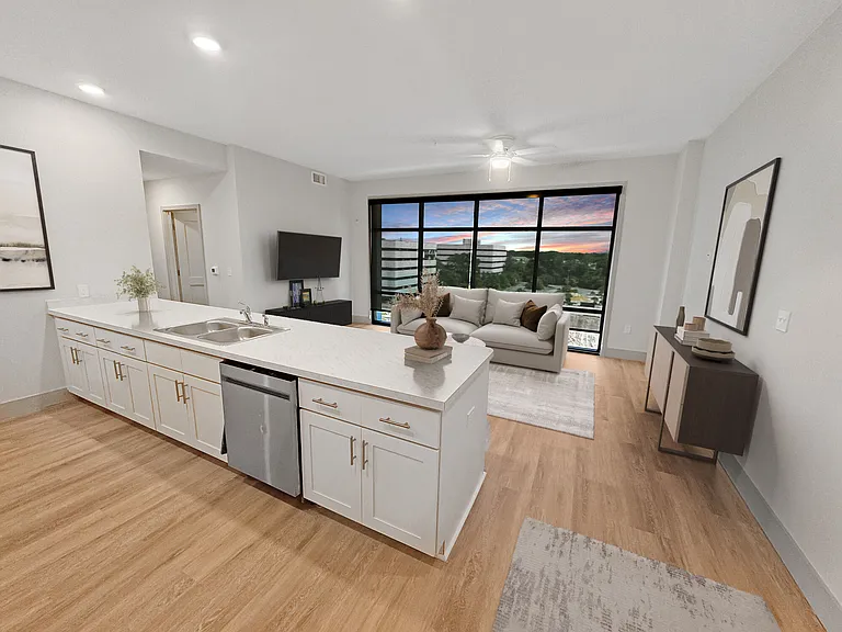 8000 Arlington Expy — Photo 9