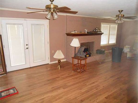 3rd image of 604 McKinley St