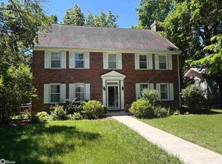 1002 E Burlington Ave, Fairfield, IA 52556